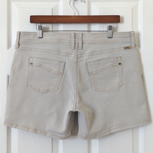 Signature by Levi Strauss Y2K Vintage Classic Mid Rise Jean Shorts Beige 14 - Picture 11 of 13